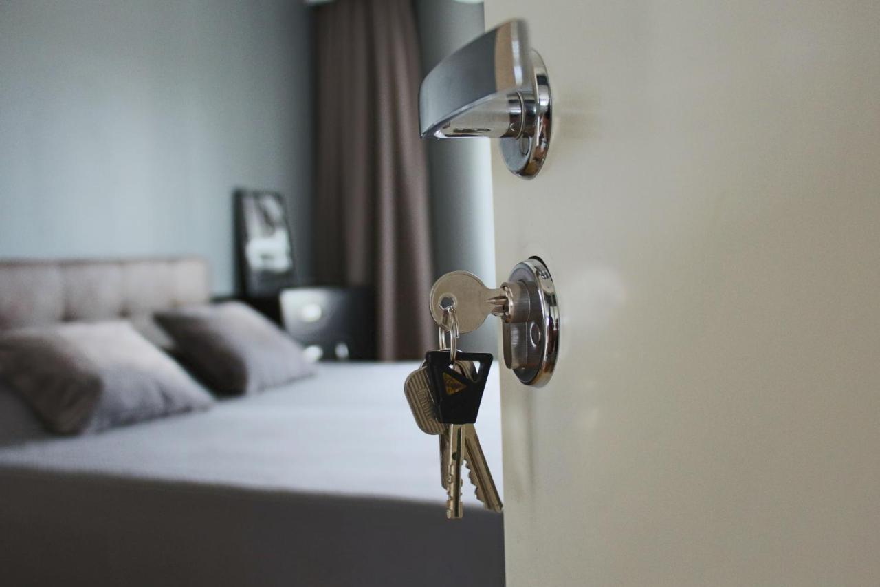 New Modern 4-Room Apartment With Big Balcony And Undeground Parking In Center Of Таллин Экстерьер фото