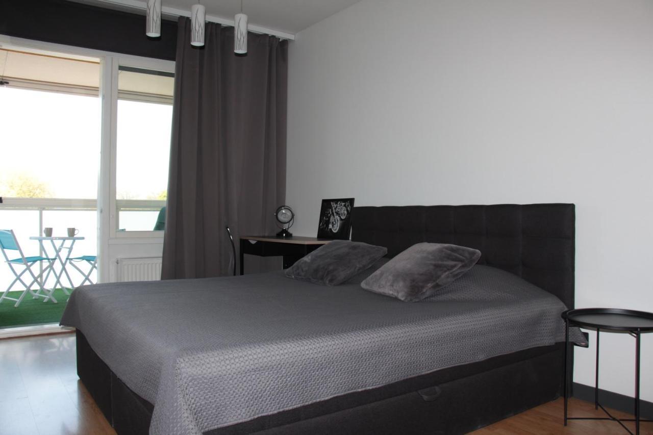 New Modern 4-Room Apartment With Big Balcony And Undeground Parking In Center Of Таллин Экстерьер фото
