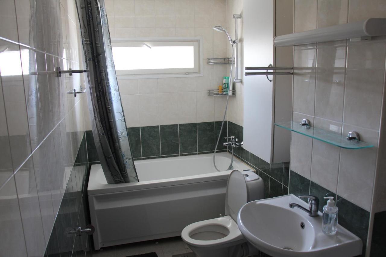 New Modern 4-Room Apartment With Big Balcony And Undeground Parking In Center Of Таллин Экстерьер фото