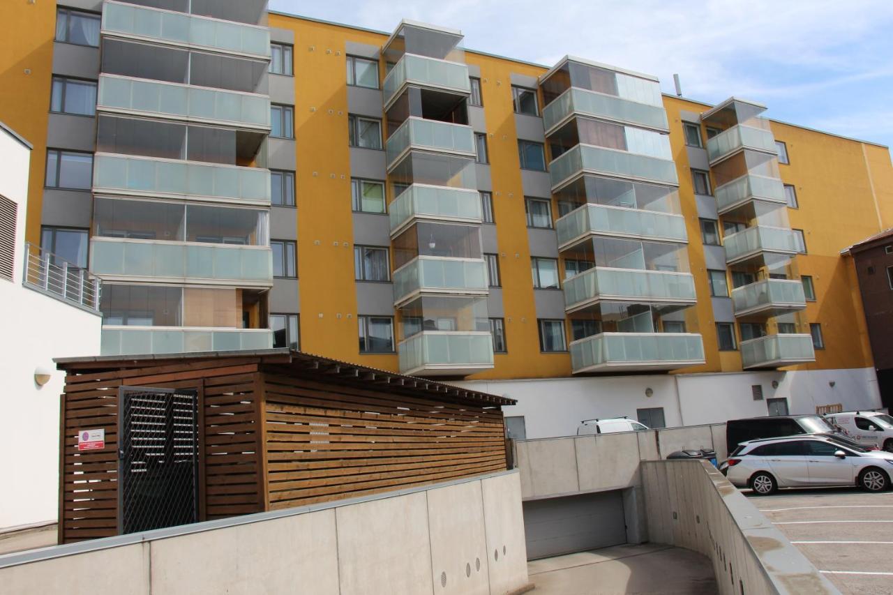 New Modern 4-Room Apartment With Big Balcony And Undeground Parking In Center Of Таллин Экстерьер фото