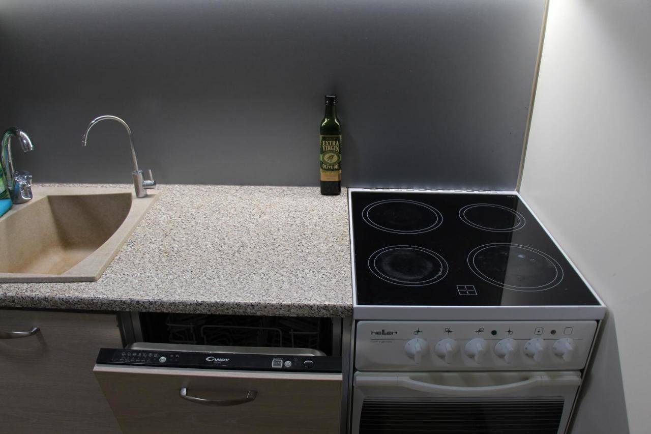 New Modern 4-Room Apartment With Big Balcony And Undeground Parking In Center Of Таллин Экстерьер фото